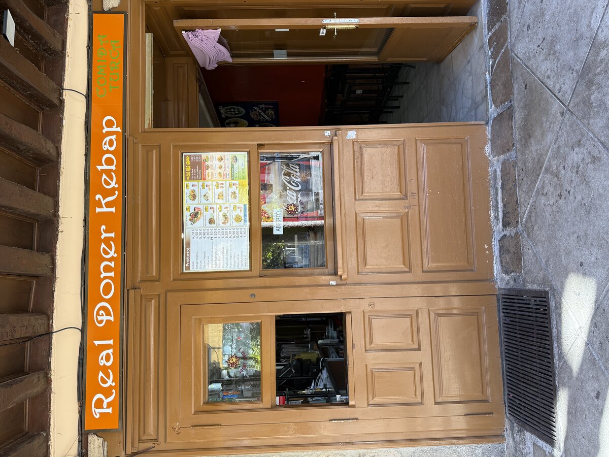 Fachada de Real Döner Kebap en Toro